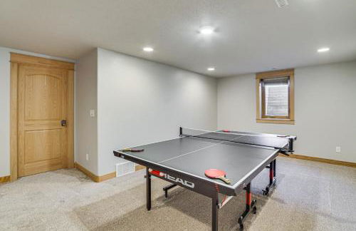 Hot Tub and Fenced Yard Spacious Fargo Home! - Foto 22