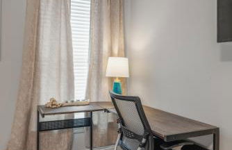 Modern Regional Art Gallery Home - Spacious & New! Tv in each room - Foto 33