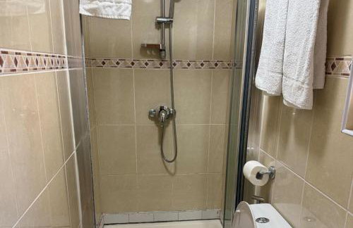 2 bed-Sleeps 4-Private Patio-Pets-Near Heathrow - Foto 4