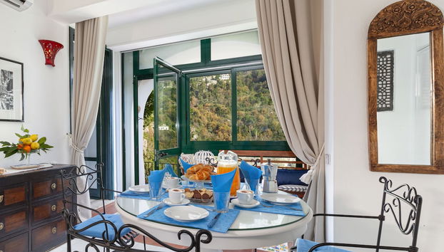 Coin salon dans le hall