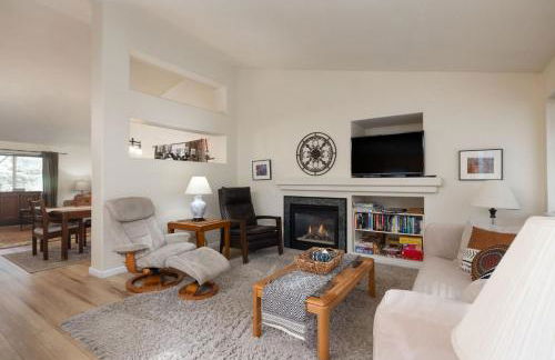 Rock Bluff Retreat - Home for 6 - Foto 10