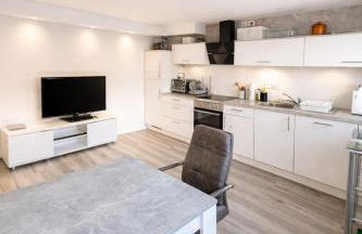 Frisch Renovierte Souterrain Wohnung - Foto 2