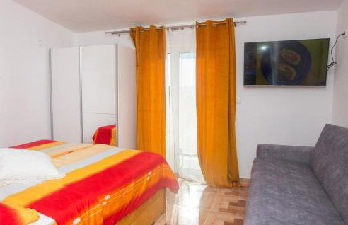 Cozy Home In Cista Velika With Wifi - Photo 17