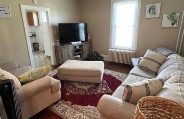 The Purple Door apt in the heart of Radford city - Foto 11