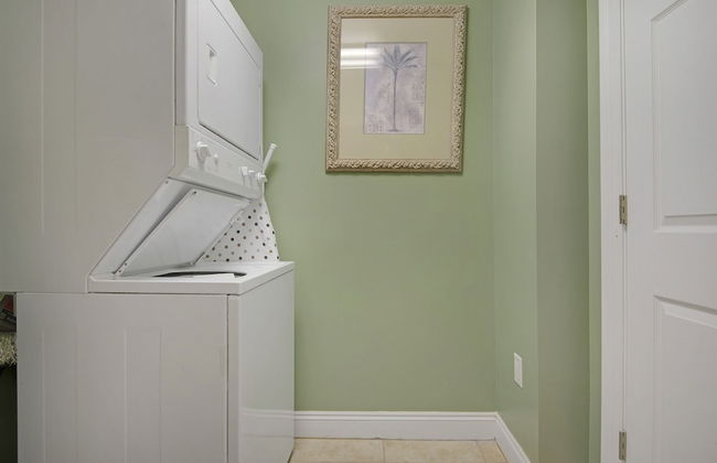 Tropical High-Rise Condo with Beachside Pool Access and Free Poolside WiFi - Unit 2004 by RedAwning - Foto 22