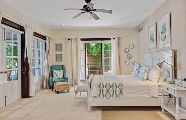 Sophisticated Villas With Private Pools and Staff - Foto 20