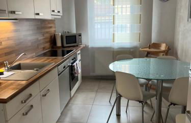 City Home- Business Apartment, private Parking Free - Foto 1