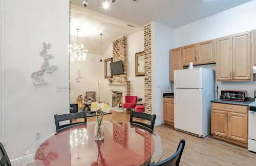 Historic District Apartment Quiet Street Central Location! - Foto 9