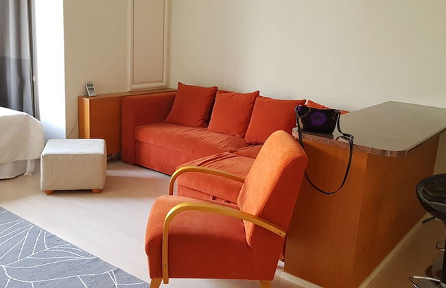 Cosy studio in front of a small church - Foto 1