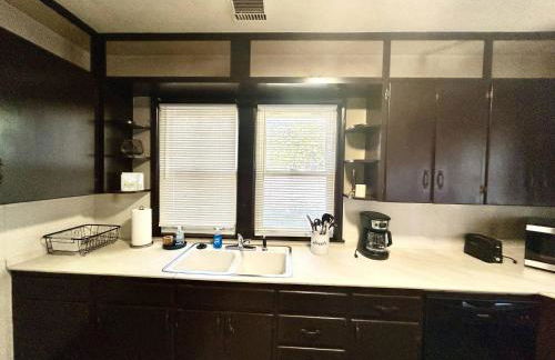 Downtown Location With Washer and Dryer. - Foto 15