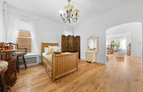 Quiet Retreat 10 Min to NYC Train & free Parking - Foto 11