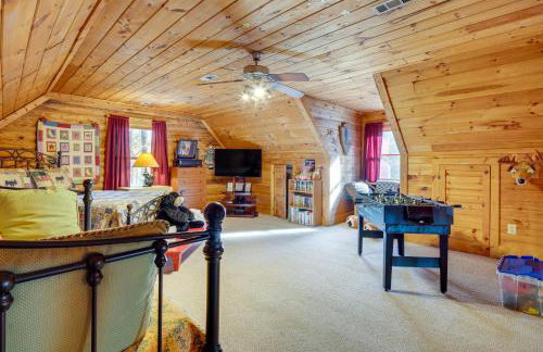 Pet-Friendly Cabin with Loft 5 Mi to Lake Lure! - Foto 18