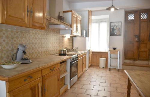 Chez Elia, pour les amoureux des vieilles pierres - Foto 23