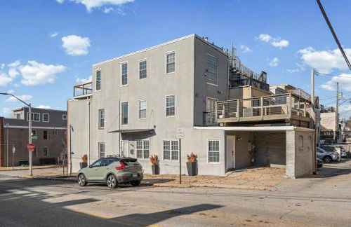 Chic Canton Home 3BR Rooftop Views - Photo 19