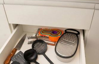 Apartamento novo com piscina 2 quartos self check-in perto do shopping - Foto 15