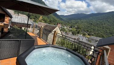 Gite boutx avec Jacuzzi 12 personnes 5 LITS DOUBLES ET 1 CANAPE LIT - Foto 4