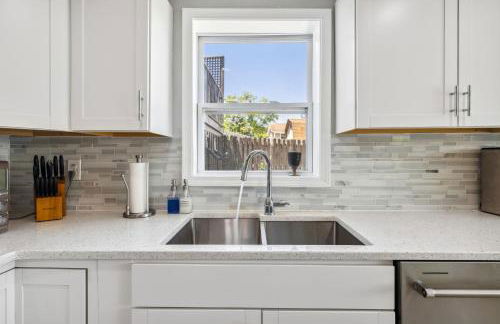 Landmark Lakehouse - luxury living in PLX - Foto 27