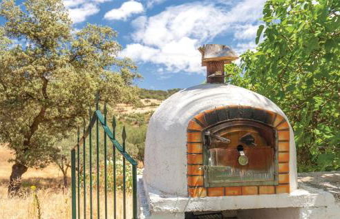 Gorgeous Home In Higuera De La Sierra - Foto 18