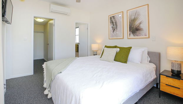 City Centre Apartment with Mountain View - Foto 5, Habitación