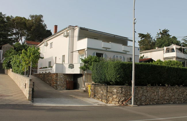 Serene Sea View Krk Apartment With Balcony - Photo 1