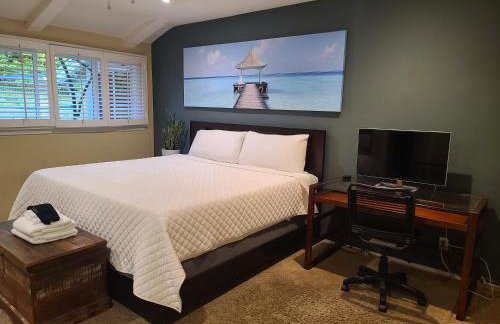 Westside Retreat w Yard, Grill, Hot Tub, Near Sofi Stadium, LAX, and the Beach - Foto 26