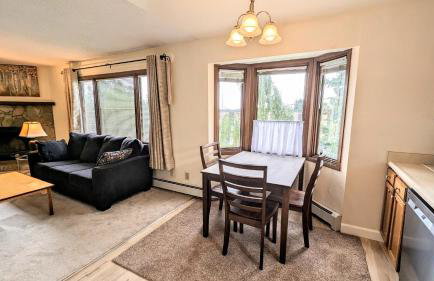 Spacious Downtown 2-bdrm Apartment - Photo 54