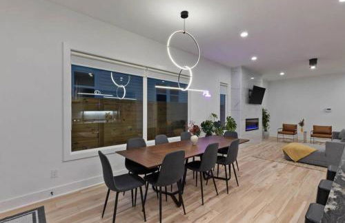 Luxurious 4bd home sleeps 12 minutes to downtown with parking - Foto 7