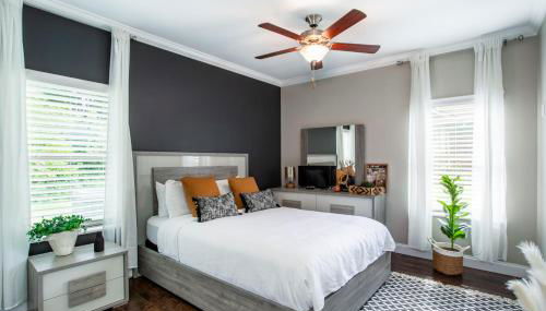 Elegant End Condo Fireplace Community Amenities - Foto 3