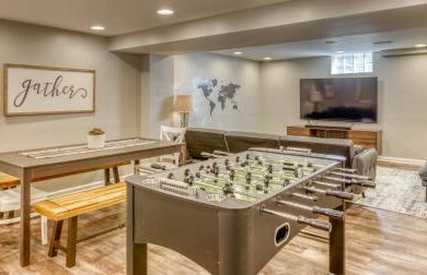 Modern Beach Bungalow, Firepit, Foosball, Hot tub, IN Dunes Natl Park - Foto 14