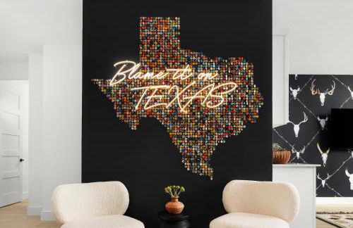 Heated Pool, Game Room, Outdoor Movies, Mins to Downtown, Sleeps 14 - Foto 49