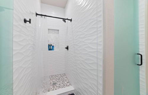 Heated Pool & Spa! Close To The Beach! - Photo 37