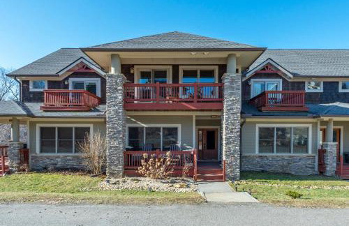 Wolf's Den~Views~Hot Tub~Home Theater~Hatley Ski! - Foto 7