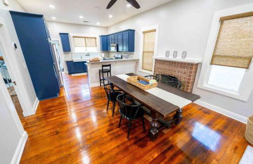 Downtown 3 bed newly renovated with amenities. - Photo 17