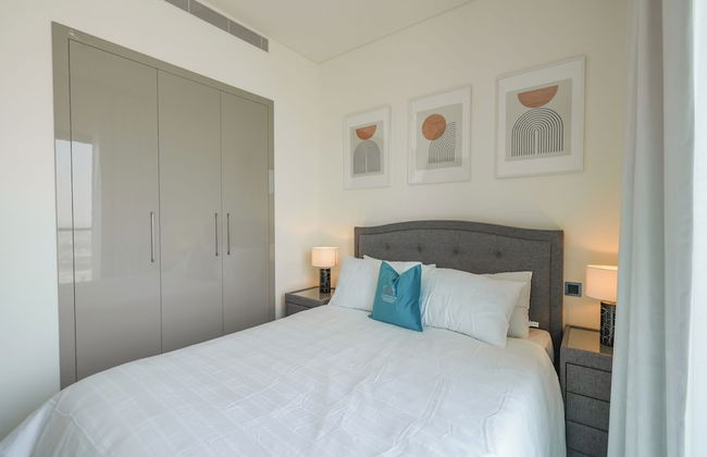 Yogi - Bright Apartment With Panoramic CityScape Views - Photo 3