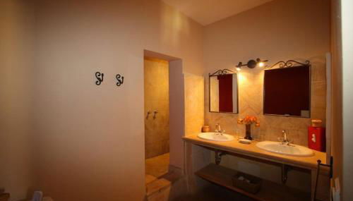 Bastide Magnolia - Gite et chambres d 'hôtes Les dépendances, Roussillon - Foto 5