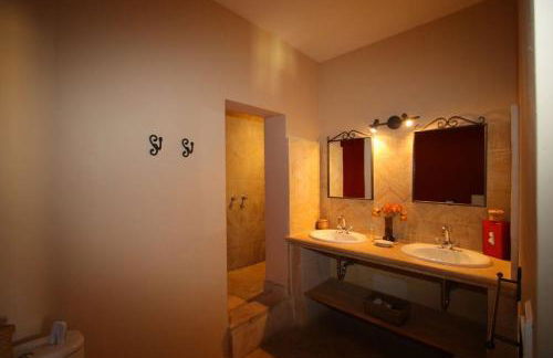 Bastide Magnolia - Gite et chambres d 'hôtes Les dépendances, Roussillon - Foto 5