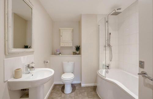 3 Bed in Staplecross oc-rh1162 - Photo 18