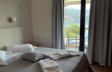 Trizonia Bay Hotel - Photo 52