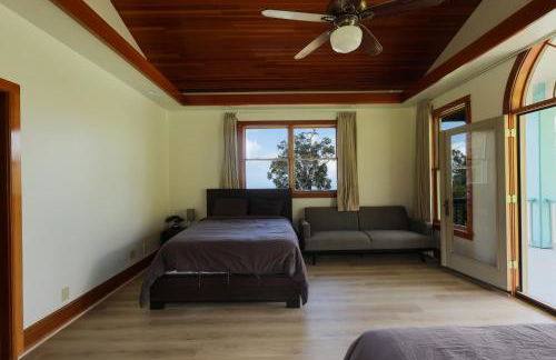 Luxury Oceanview Estate - Photo 7