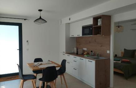 Terre de Crussol - Gite 3 étoiles en Ardèche, avec piscine et clim, 2-4 personnes - Photo 4