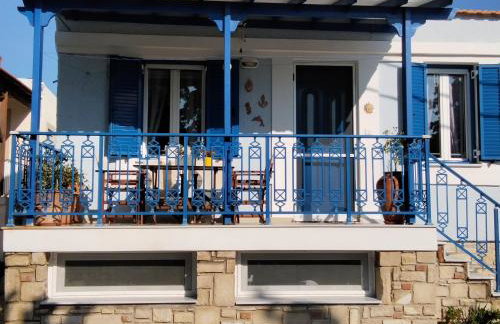 Dora's House - Photo 3