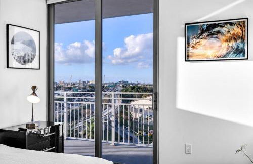 Gorgeous 3-Bed Retreat Mins from Bayside and Parking - Photo 21