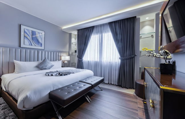 Oak Plaza Suites - Photo 19