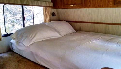 Rustic Caravan Getaway on a Creek in the Klamath National Forest of California - Foto 4