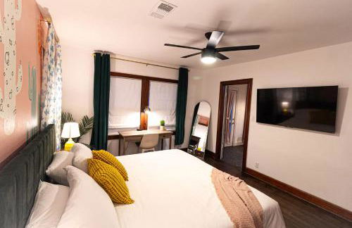 Private home with Hot Tub & Mini Golf & Fun Vibes near downtown Houston - Foto 23