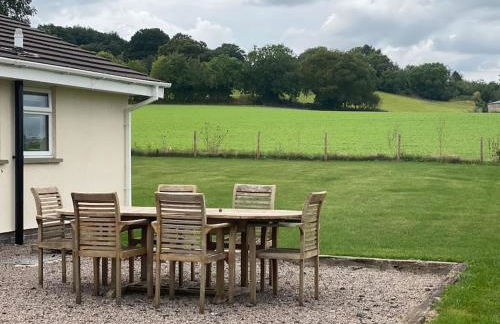 Cosy bungalow with views, walks, garden & parking. - Foto 60