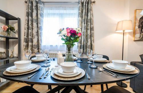 2BR Modern Flat With Free Parking - Foto 18