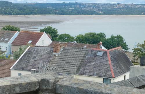 Fishermen's cottage with log burner, 2 bathrooms & sea views from garden terraces - Foto 32