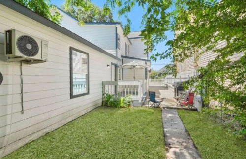 The Lambo Beach Cozy Retreat 2BR 2BA, Near UTMB & Cruise Port - Foto 10