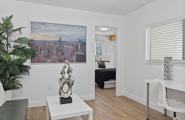 Dreamy 4BR Getaway w Private Pool Luxe Patio in Miramar - Foto 36